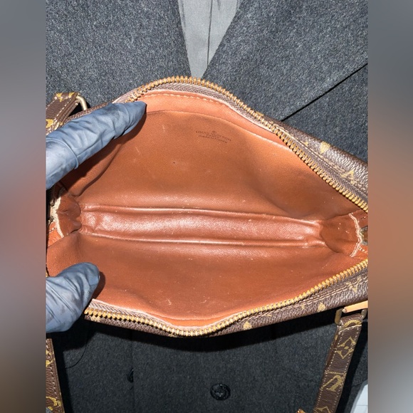 ✅AUTHENTIC LOUIS VUITTON CROSSBODY MONOGRAM - Picture 4 of 9